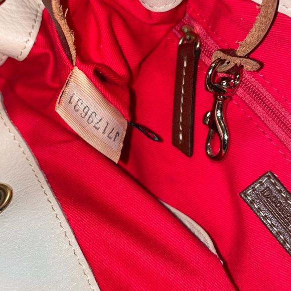 Dooney and Bourke leather tan purse - Picture 9 of 9